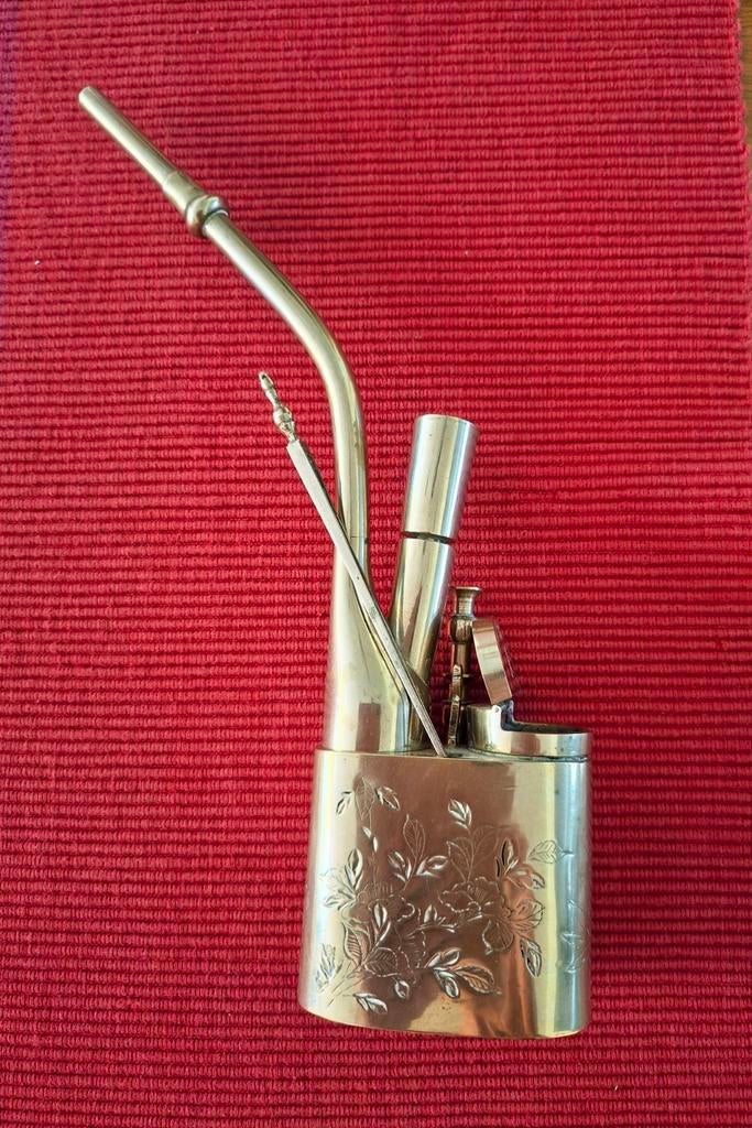 Pipe à Opium laiton orné de motifs floraux., Enlèvement ou Envoi, Utilisé