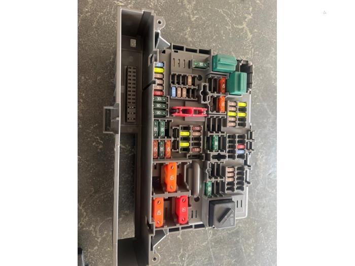 Zekeringkast van een BMW 1-Serie, Ophalen of Verzenden, 3 maanden garantie, Gebruikt, BMW