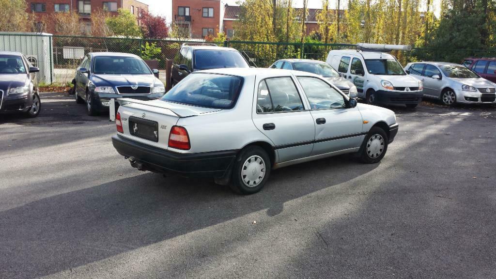 cherche nissan almera et Nissan sunny enlévement immédiat, Almera, Argent ou Gris, Achat, 4 portes
