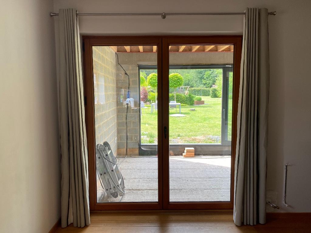 Tringle rideaux inox brossé + tentures oeillets COMME NEUF, 200 cm ou plus, Comme neuf, Enlèvement, 200 cm ou plus