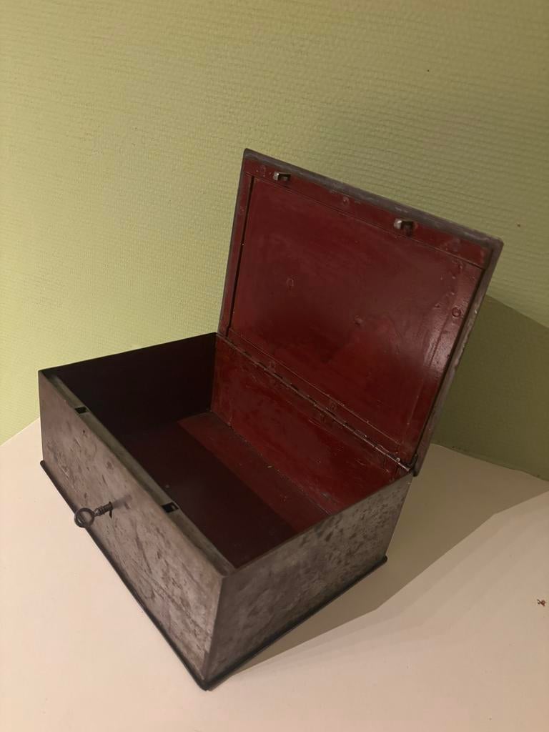 Vintage geldkist met sleutel, Enlèvement, Comme neuf