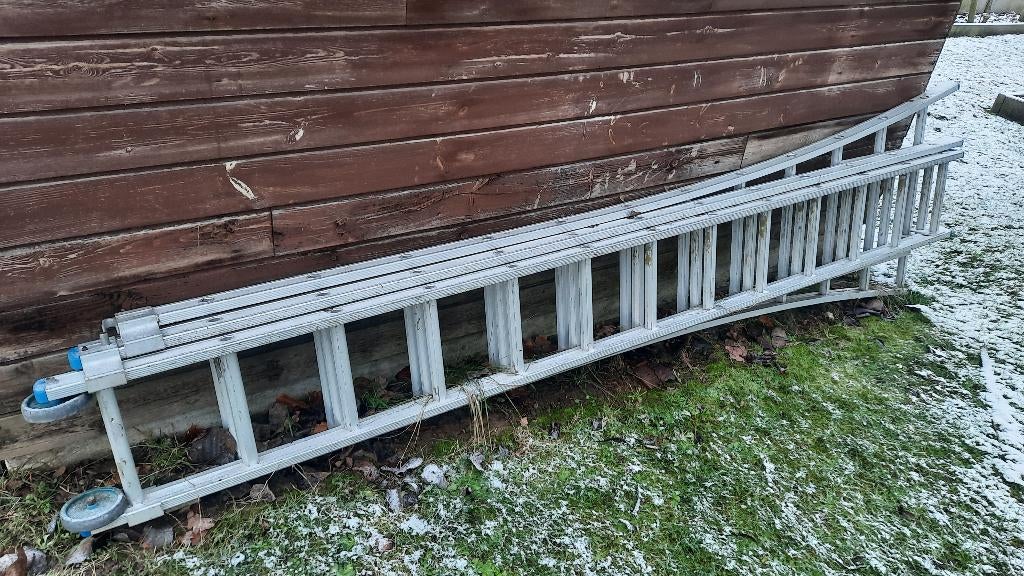 Ladder Solide 3x12, Doe-het-zelf en Bouw, Ladders en Trappen, Ophalen, Gebruikt, Ladder, Opvouwbaar of Inschuifbaar