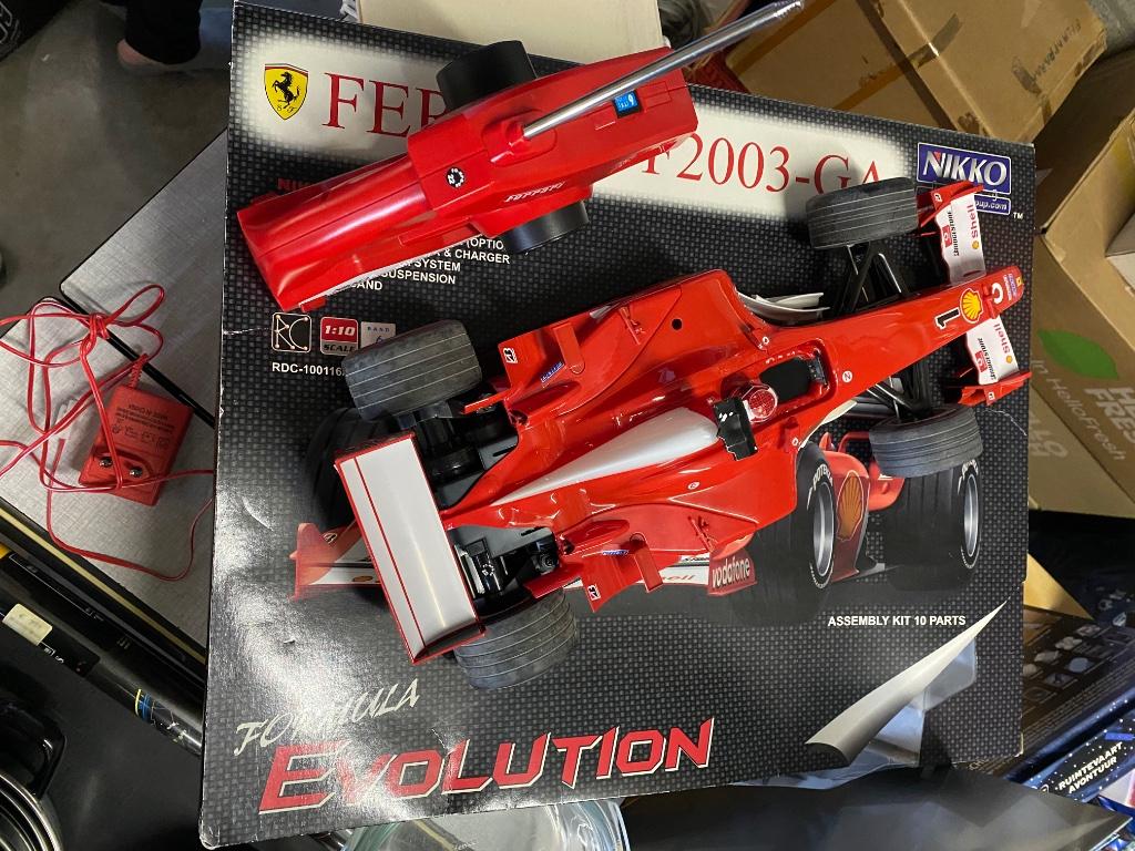 Modelwagen Ferrari F2003-GA 1:10, Enlèvement, Comme neuf, Voiture, Autres marques