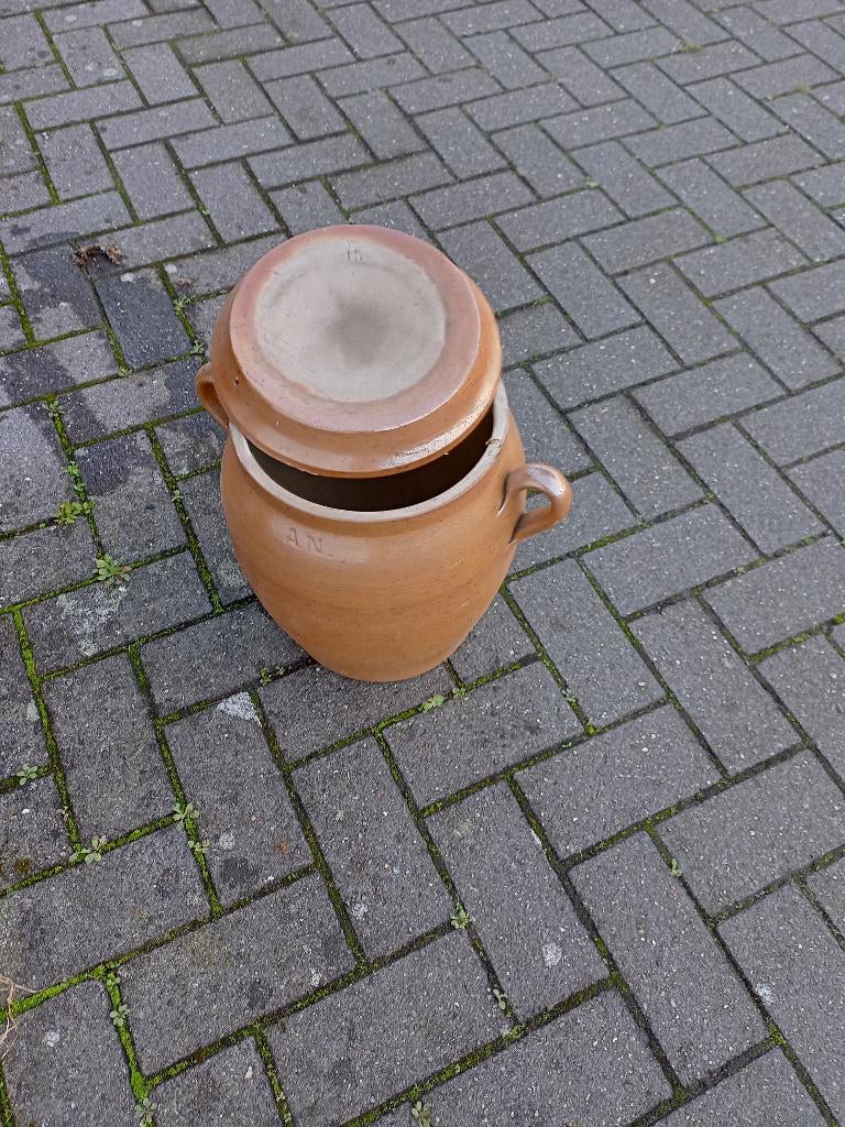 Aarden pot met deksel, Ophalen, Zo goed als nieuw, Binnen