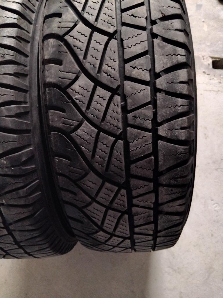 Pneu 215/60/17, 215 mm, 4 Saisons, 17 pouces, Enlèvement