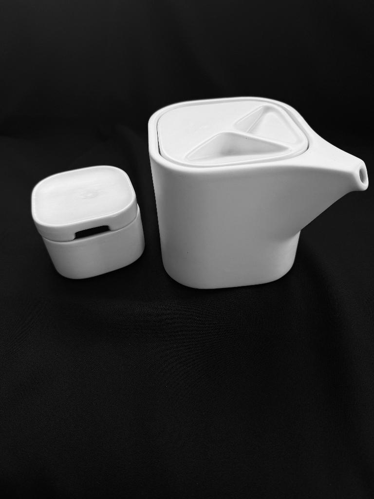 Makio Hasuike voor Arnolfo di Cambio SERVIES, Antiek en Kunst, Ophalen