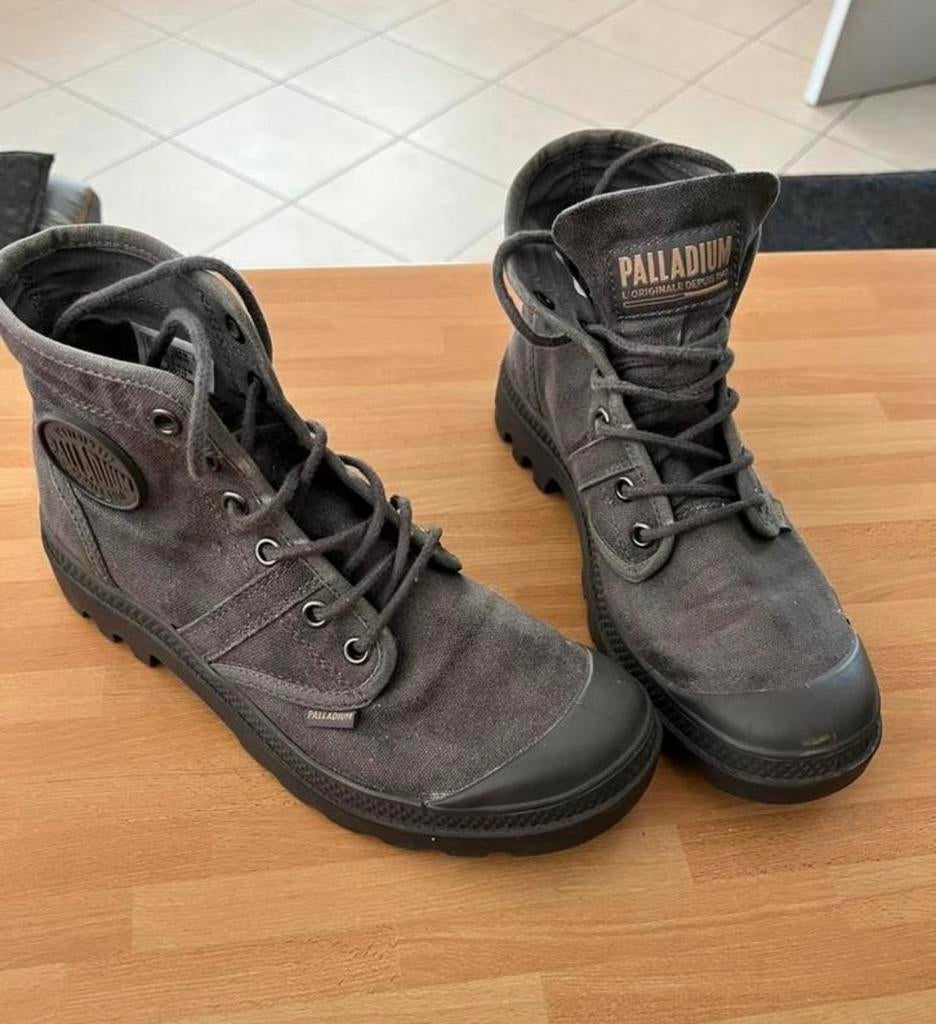 Palladium enkelhoogte grijs 38, Ophalen of Verzenden, Zo goed als nieuw