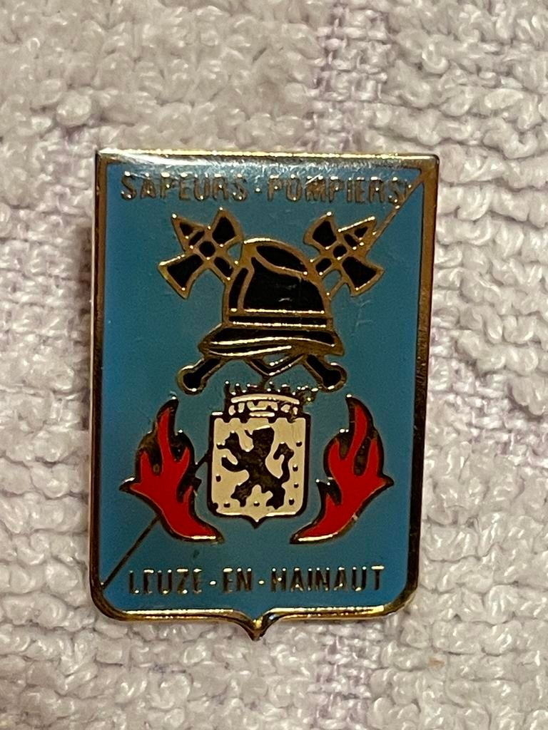 Pin’s Pompier Leuze-en-Hainaut Belgique, Nieuw, Speldje of Pin