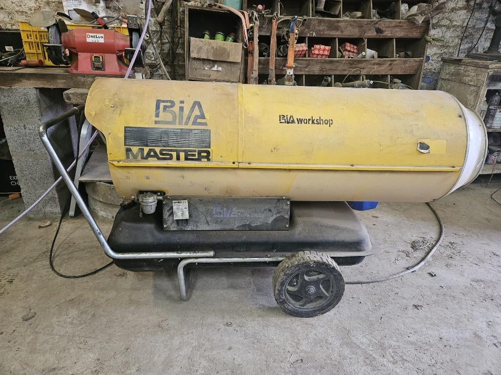 MASTER B360 111 KW HETELUCHTPISTOOL, Ophalen, Gebruikt, 800 watt of meer, Radiator