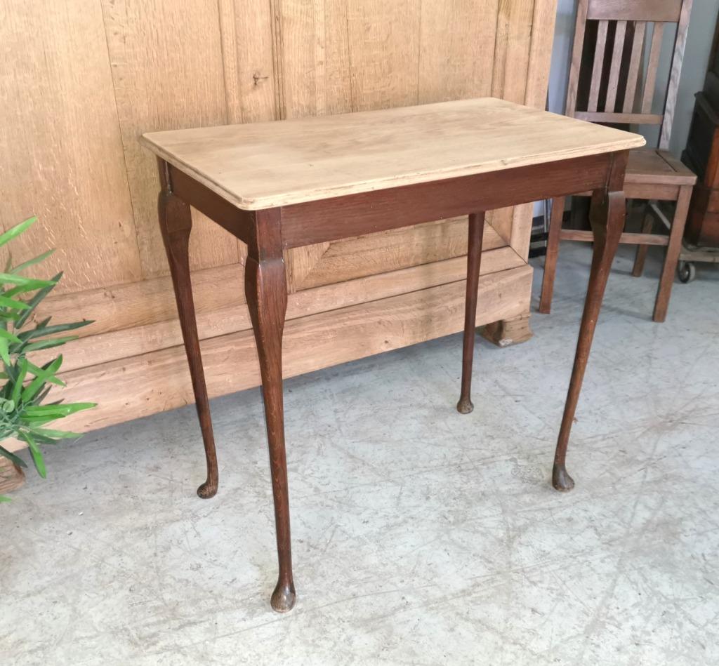 Hoog sierlijk antiek schrijftafel met blank blad L 76 D 45, Ophalen