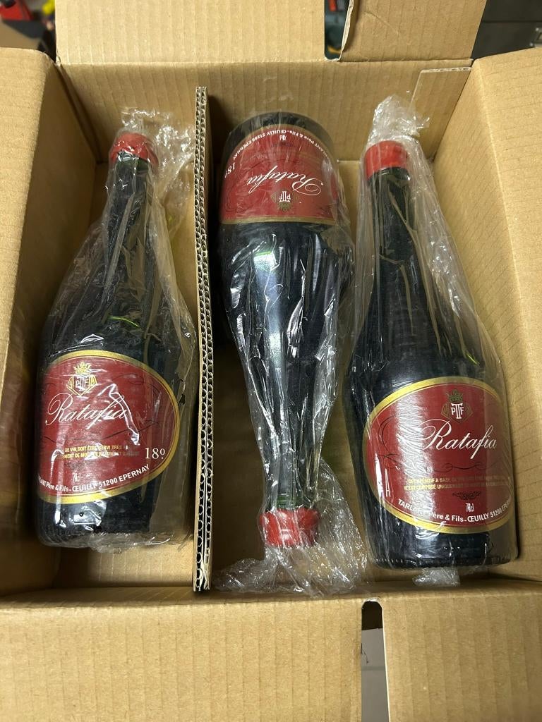 3 flessen Ratafia Tarlant, Ophalen, Frankrijk, Champagne, Vol