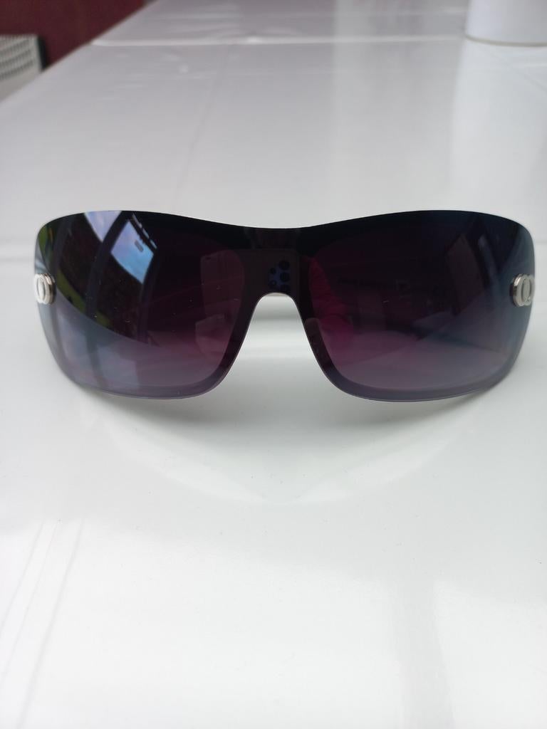 Lunettes de soleil blanches pour femmes, Enlèvement ou Envoi, Comme neuf, Blanc, Lunettes de soleil