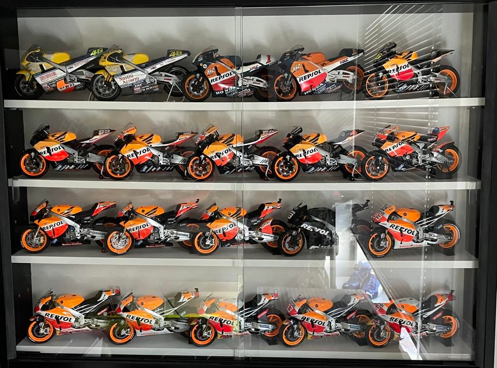 Unieke Honda Repsol 1:12 verzameling, Ophalen