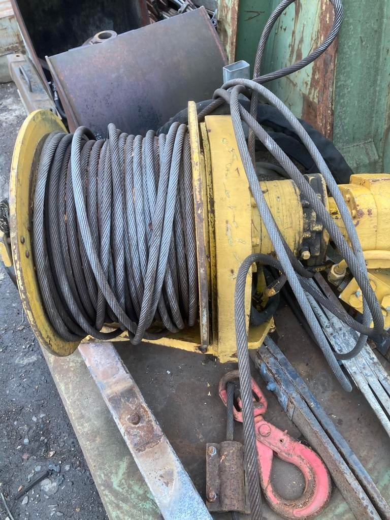 Hydrolische lier, Ophalen, Gebruikt, Elektrisch