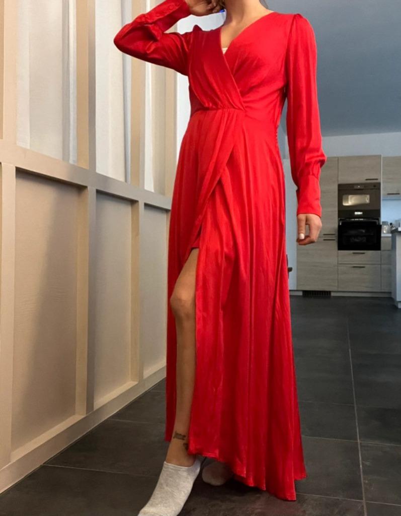 Robe cérémonie rouge Twister t. S neuve avec étiquette 190e, Enlèvement ou Envoi, Taille 36 (S), Twister, Sous le genou