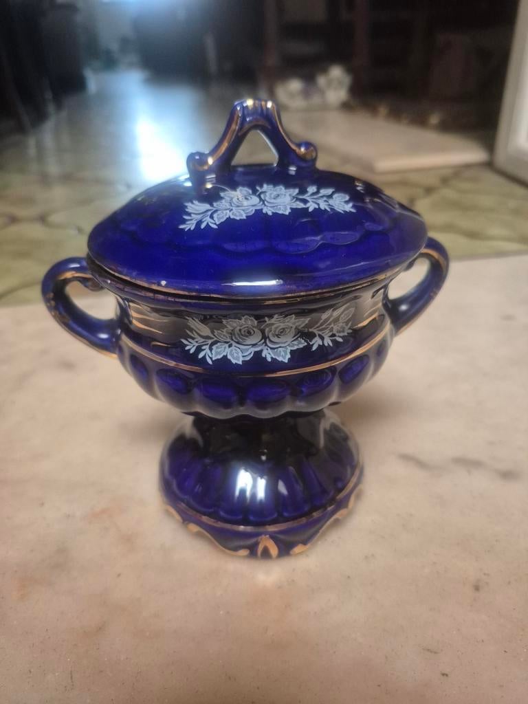 Zeer mooie kobaltblauwe decoratieve urn in zeer goede staat., Antiek en Kunst, Ophalen