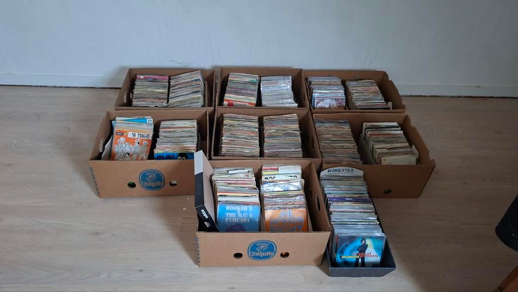 Singles +- 1000 stuks, Enlèvement