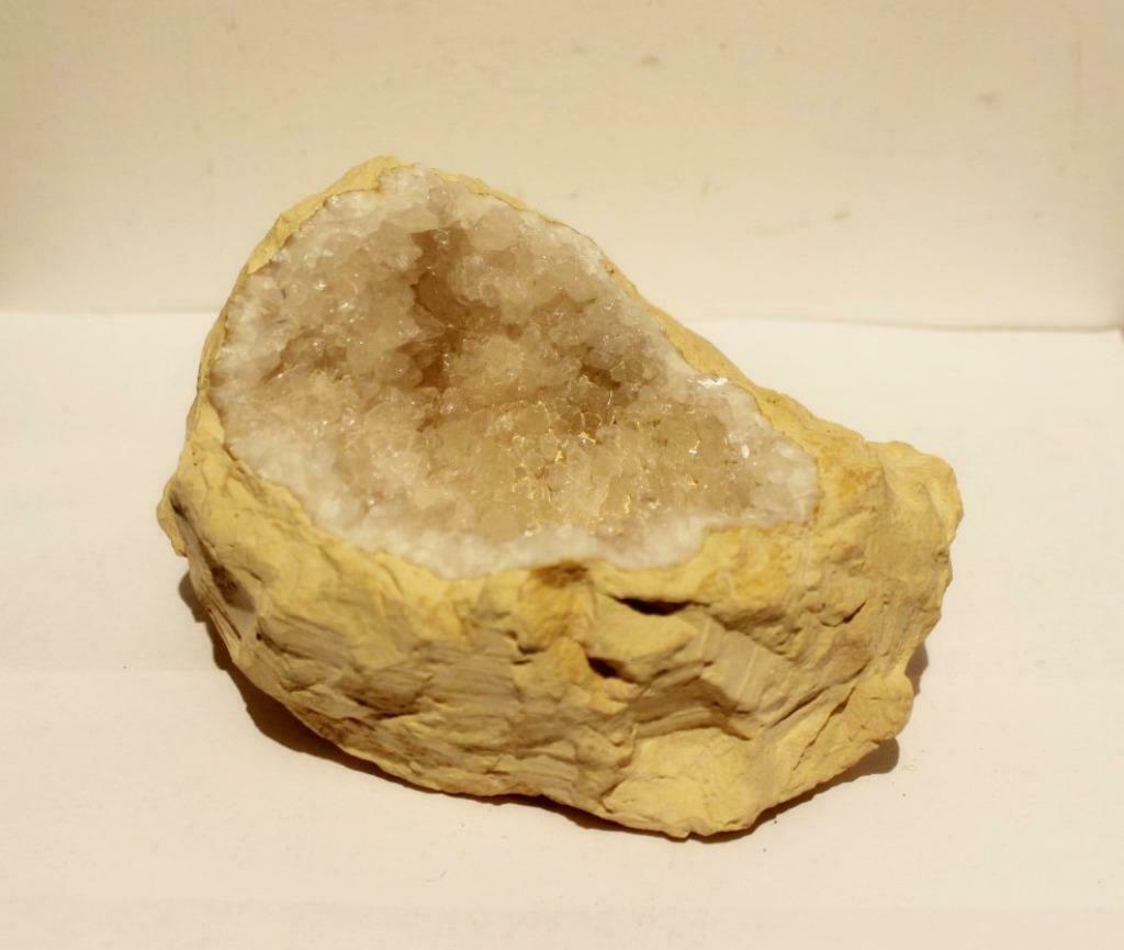 mooie KWARTS geode uit Marokko, Verzamelen, Mineralen en Fossielen, Ophalen of Verzenden, Mineraal