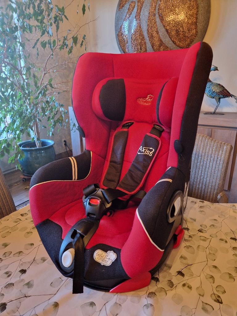 Stevige autostoel voor kinderen van 9-18kg in nieuwstaat, Kinderen en Baby's, Autostoeltjes, Verstelbare rugleuning, Autogordel