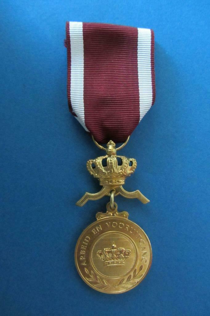 Médaille «Travail et progrès», Enlèvement ou Envoi, Autres matériaux
