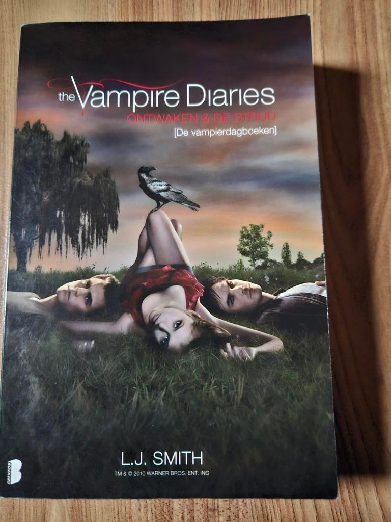 Vampire diaries L.J. Smith - Ontwaken en de strijd, Ophalen, Zo goed als nieuw, L.J. Smith