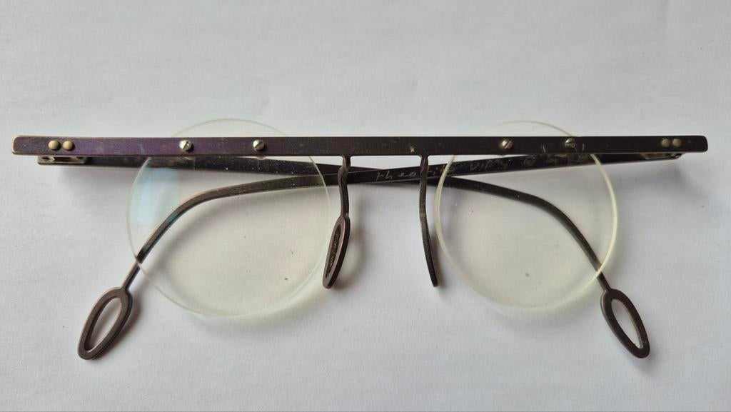 Brilmontuur THEO, Ophalen