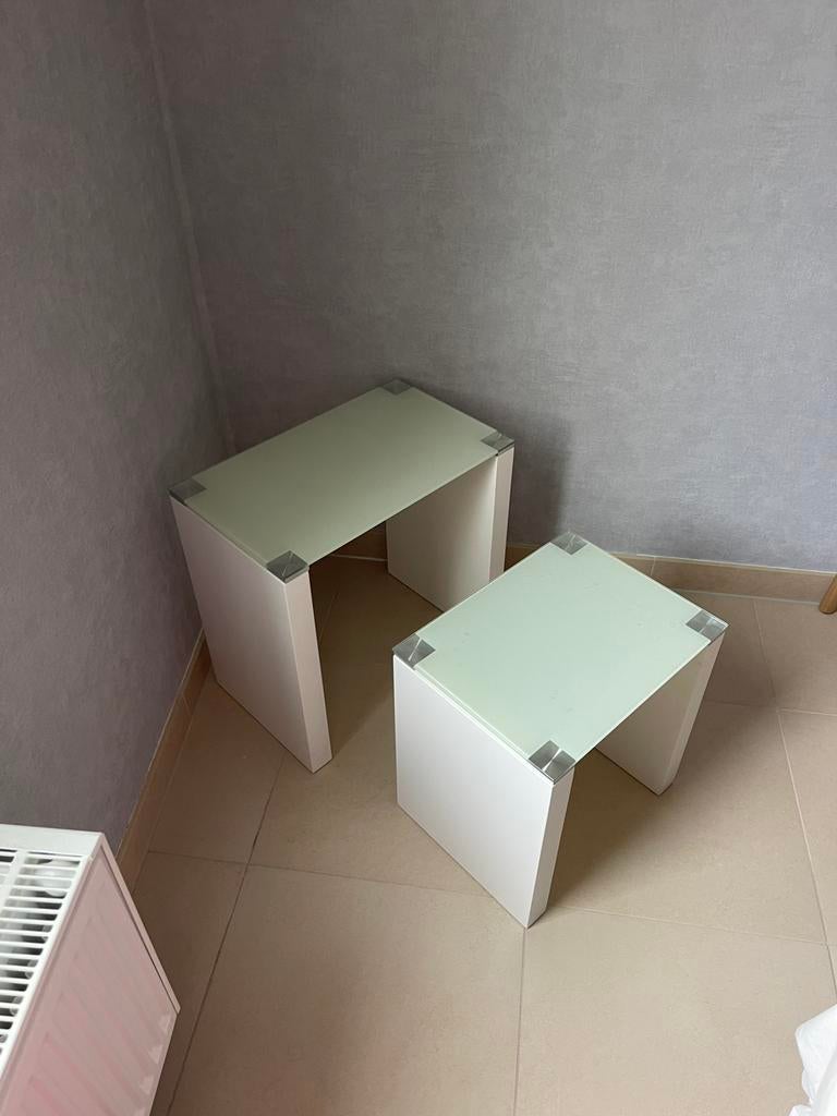 2 witte bijzettafeltjes 2delig, Ophalen of Verzenden, Zo goed als nieuw, Glas