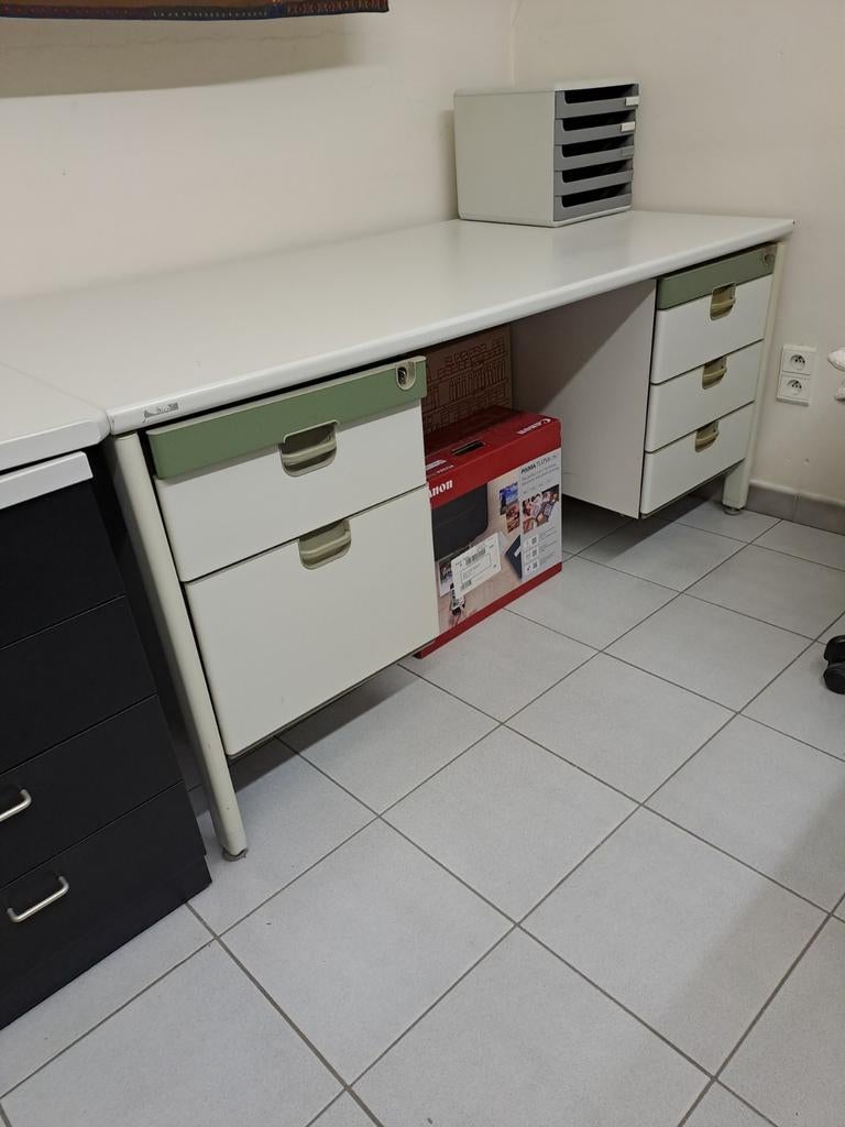 Professioneel bureau. 200 x 80.   Gratis., Enlèvement