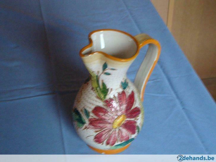 Vaasje (jaren '50) met bloemen