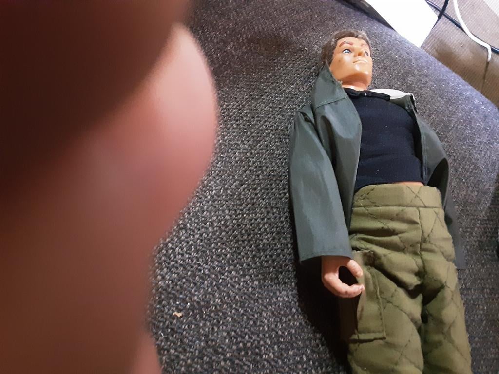 Popjes action man, Ophalen