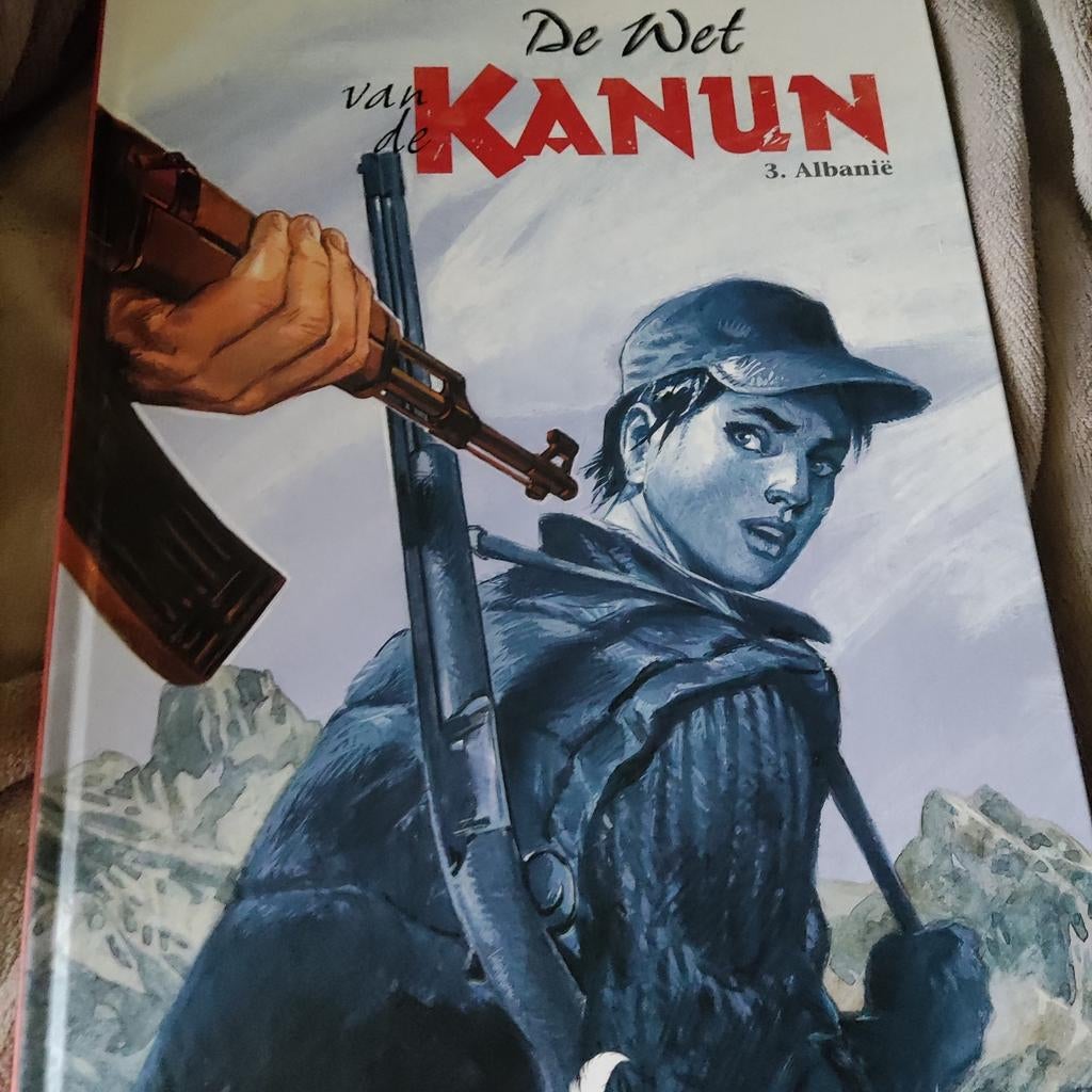 De Wet van de KANUN 3. Albanië, Ophalen of Verzenden, Zo goed als nieuw