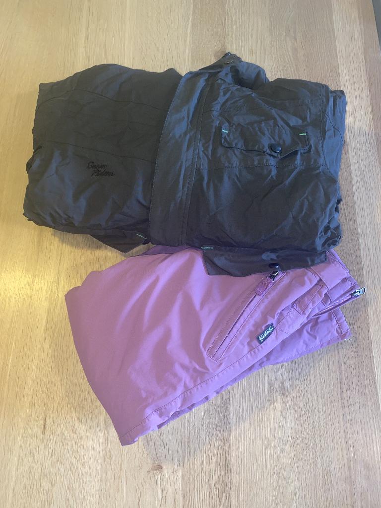 Set de ski mauve et noir, Enlèvement ou Envoi, Comme neuf, Ski, Vêtements