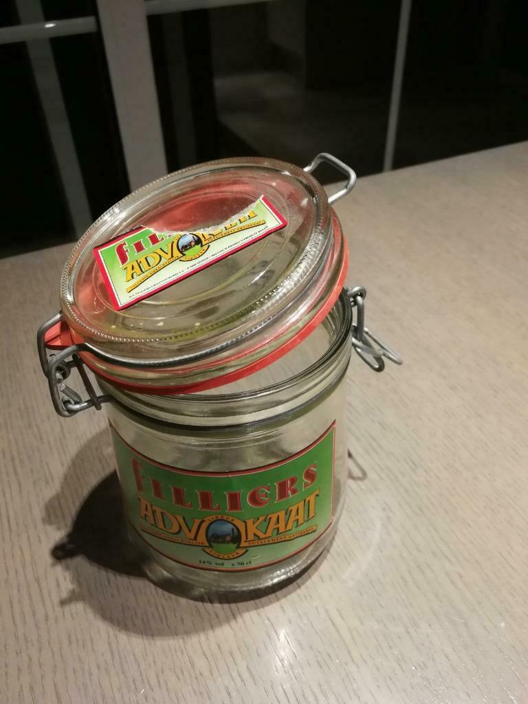 inmaak bokaal met beugelsluiting, Ophalen