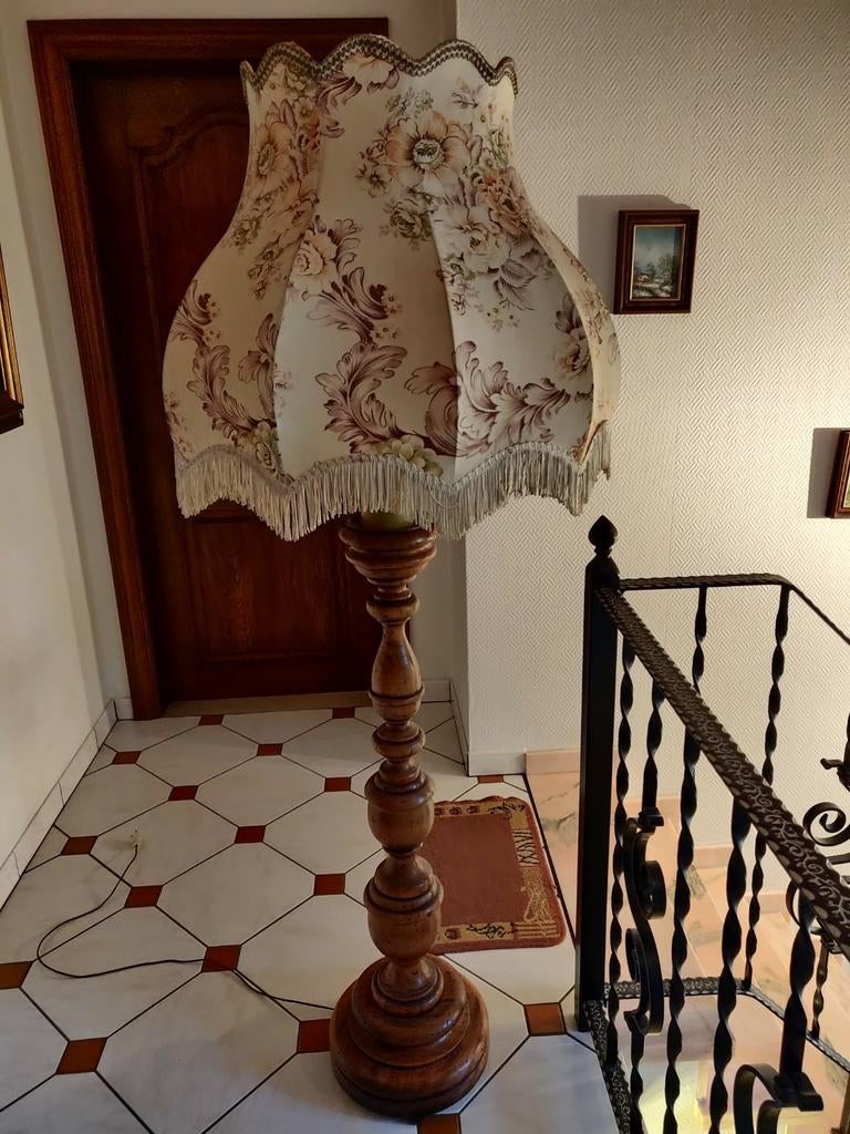Grote antieke verlichting, Enlèvement