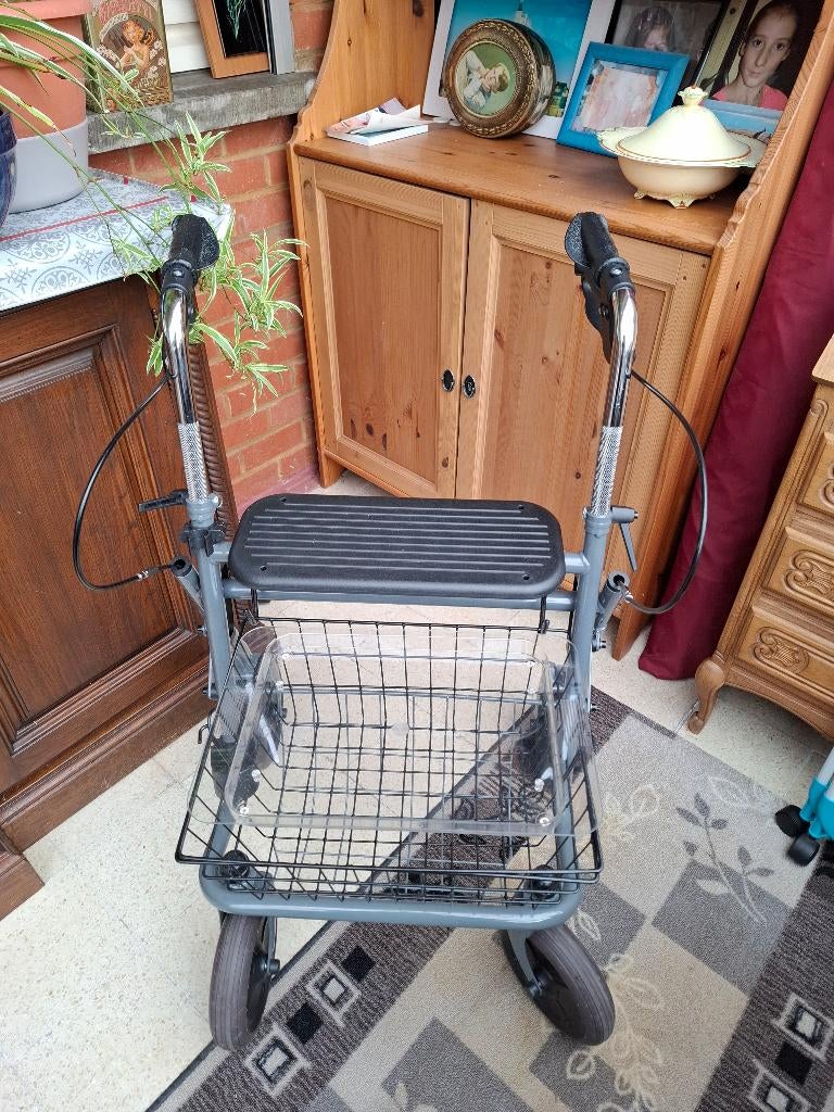 Déambulateur 4 roues avec panier, Divers, Enlèvement, Pliable, Utilisé