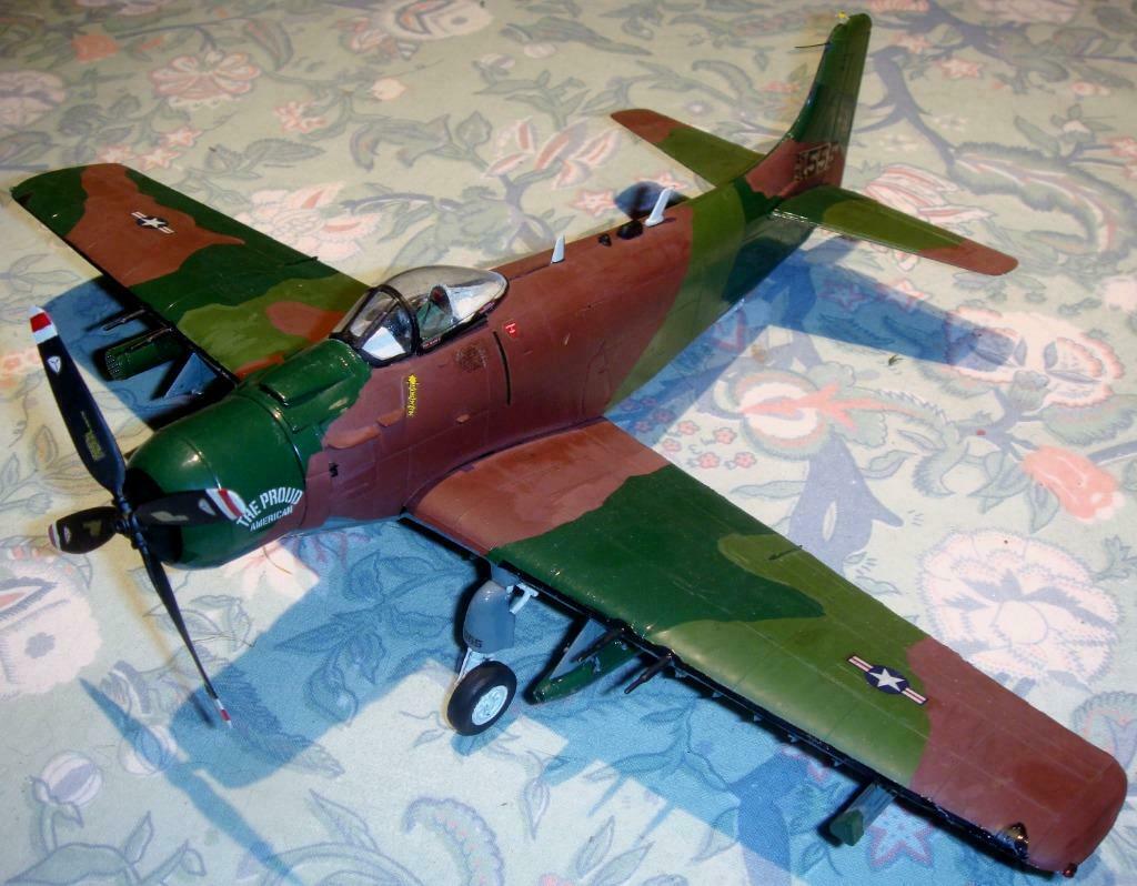 Maquette Douglas Skyraider A-1J "The Proud American", 1/48, Enlèvement, Utilisé, Avion, Plus grand que 1:72