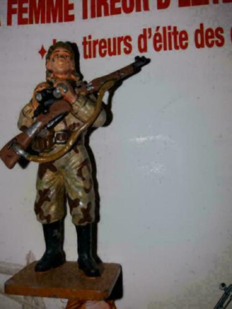 soldat de plomb: Femme tir d'élite Armée Rouge 1943: + fasci, Enlèvement