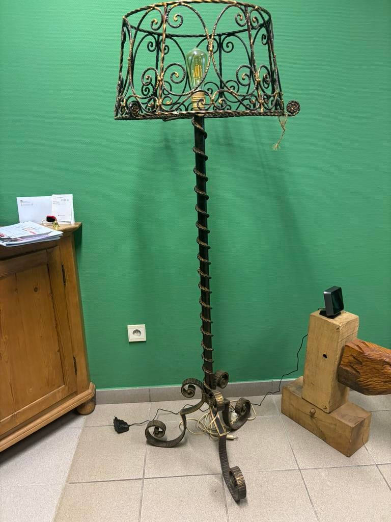 Antieke bronzen staande lamp, Huis en Inrichting, Ophalen of Verzenden, Zo goed als nieuw