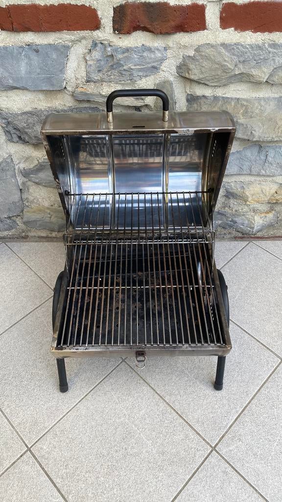 Barbecue en inoxydable portable très bon état