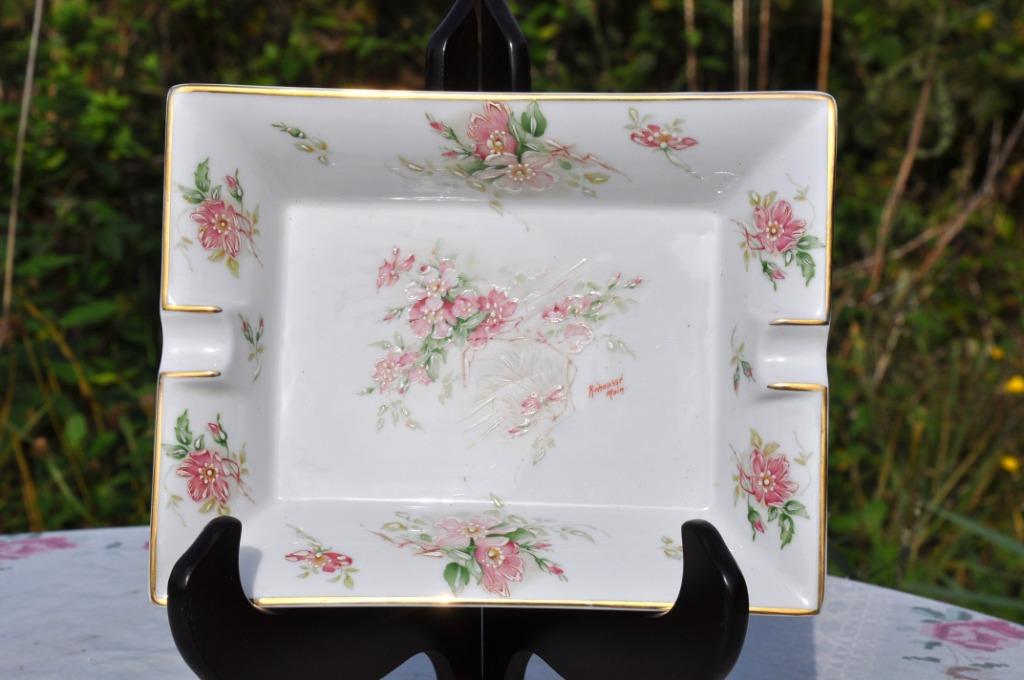 cendrier en porcelaine de limoge rehaut or 22k, Enlèvement ou Envoi