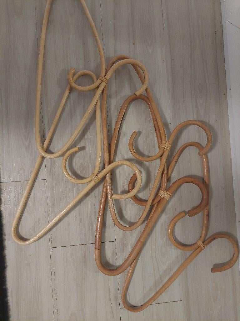 Kleerhangers in rotan, Ophalen, Zo goed als nieuw, Overige materialen, Volwassenen