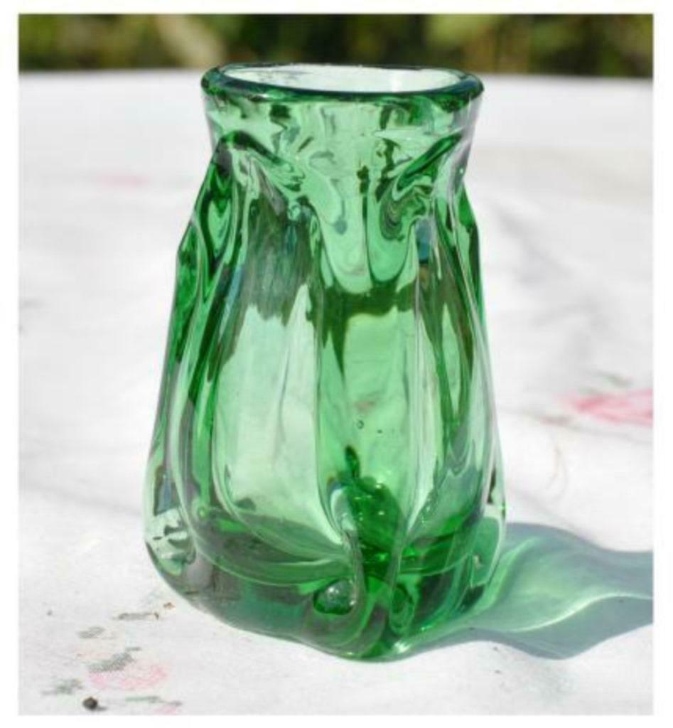 petit vase en verre soufflé, Enlèvement ou Envoi