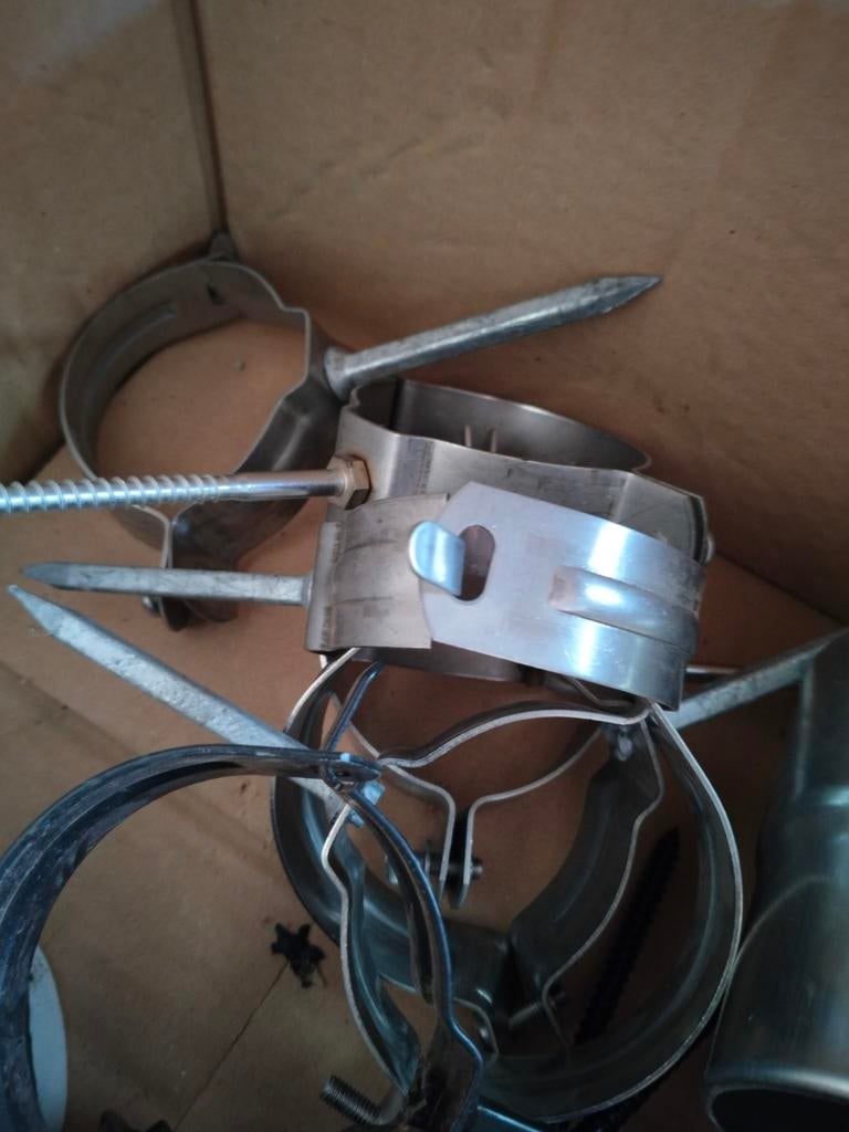 4 Inox Beugels afvoer dakgoot diam 80 schroefdraad, Verzenden