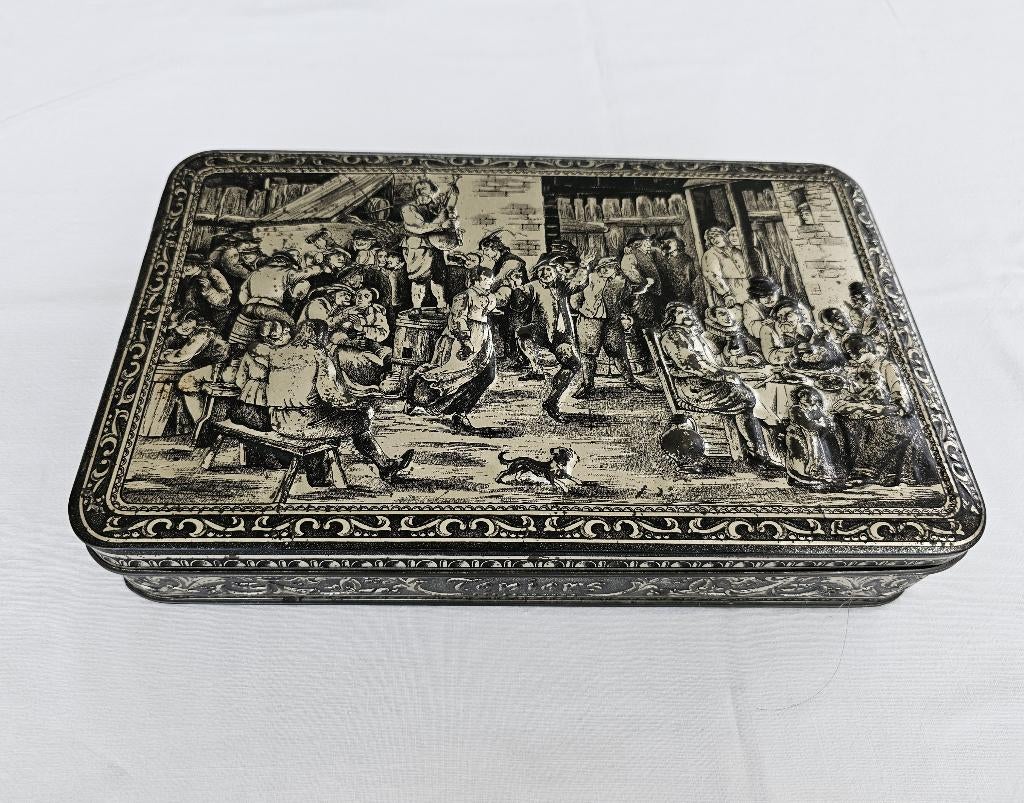 Antieke metalen doos – mooi bewerkt – opschrift Teniers, Collections, Boîte en métal, Utilisé, Biscuits, Enlèvement ou Envoi