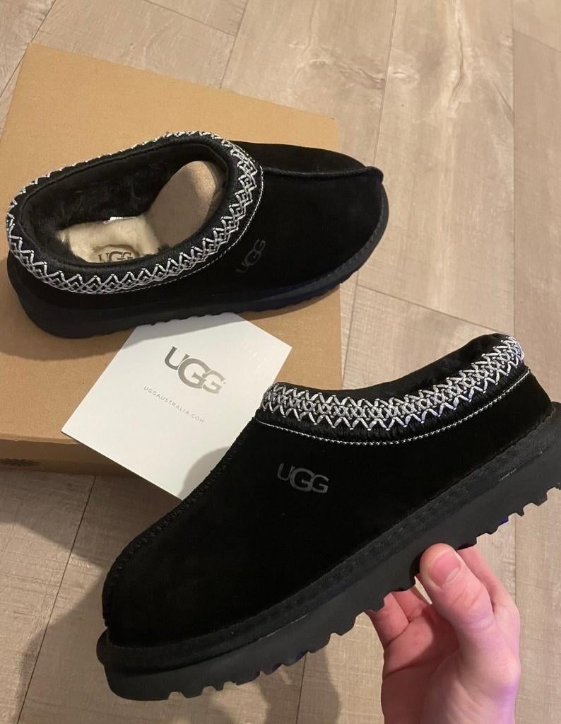 UGG Tasman li noir, Neuf, Enlèvement ou Envoi, Pantoufles, Noir