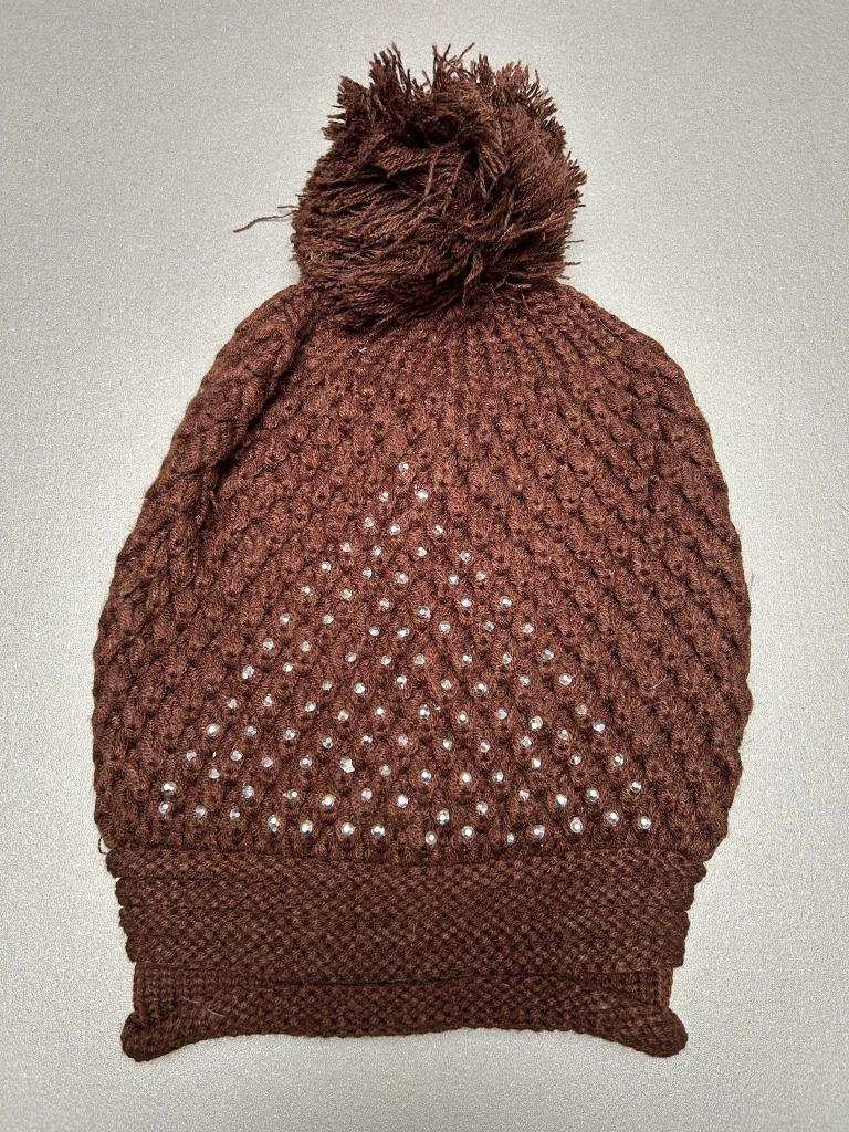 Bruine muts met pompon en strass-steentjes nieuw, Sans marque, Ophalen of Verzenden, Nieuw, Muts