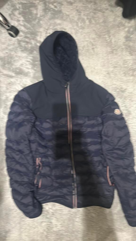 Moncler winterjas donkerblauw met capuchon – maat 3 (L), Ophalen of Verzenden, Zo goed als nieuw, Blauw