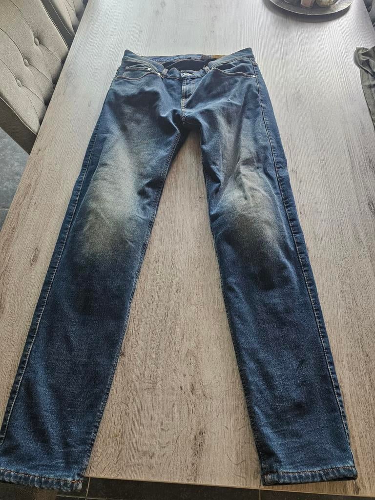 Richa kevlar jeans motorbroek, Ophalen