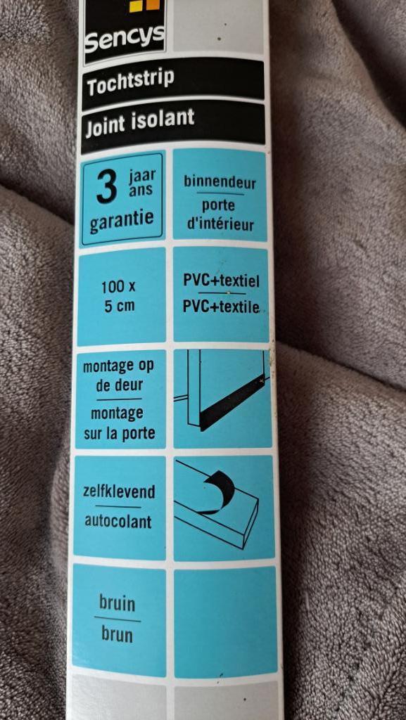 joint bas de porte brun en plastique, Enlèvement