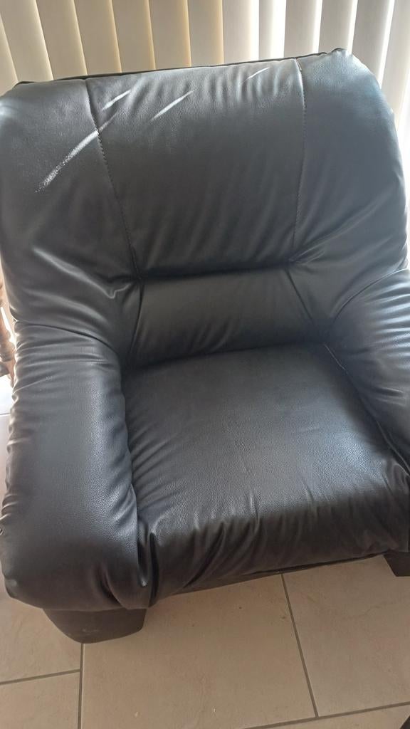 Fauteuil en simili cuir., Comme neuf, Cuir